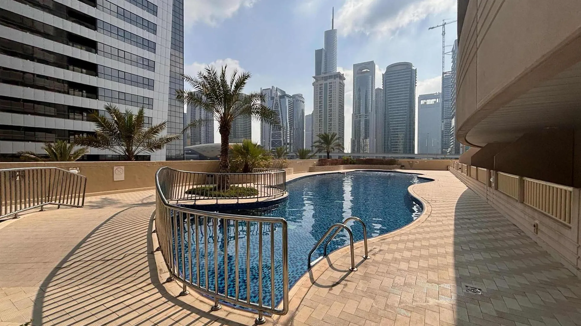 Frank Porter - Dream Tower 1 Dubai