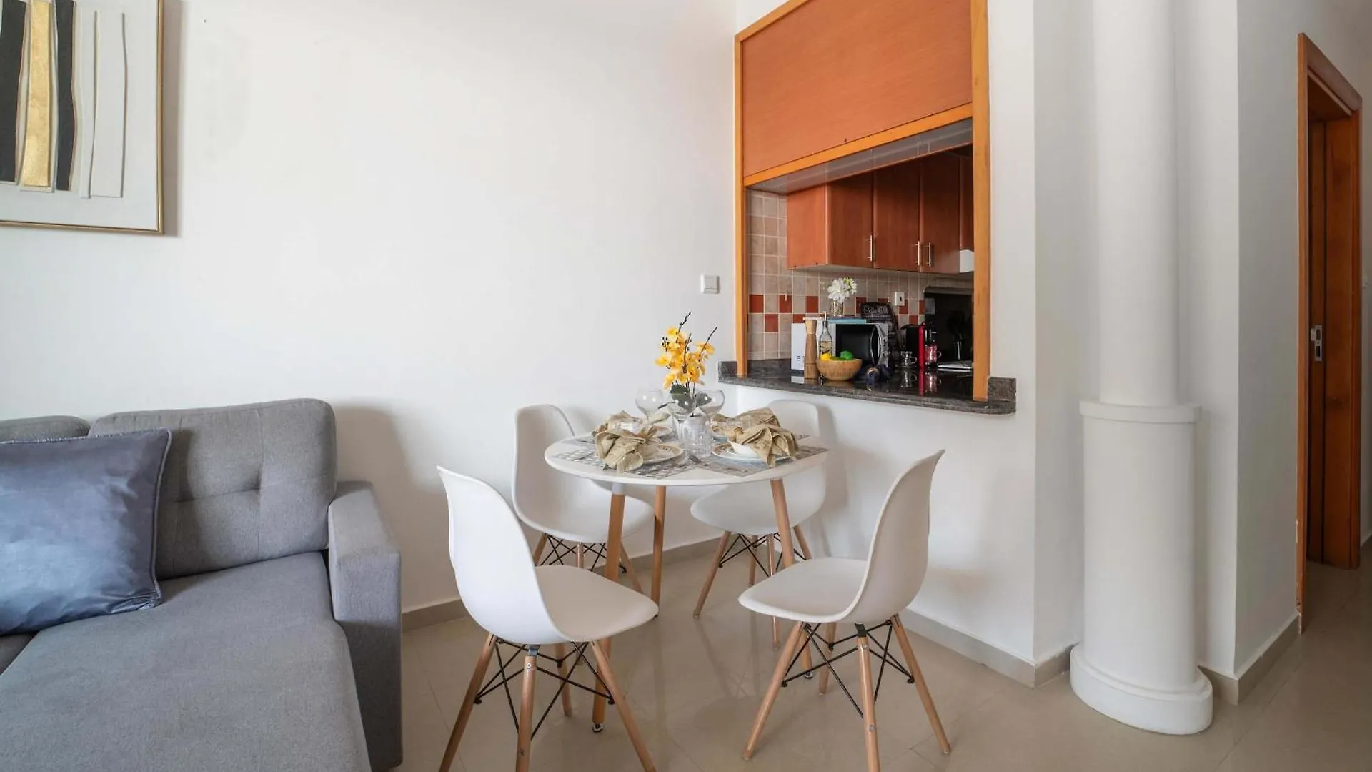 Frank Porter - Dream Tower 1 Dubai Apartment