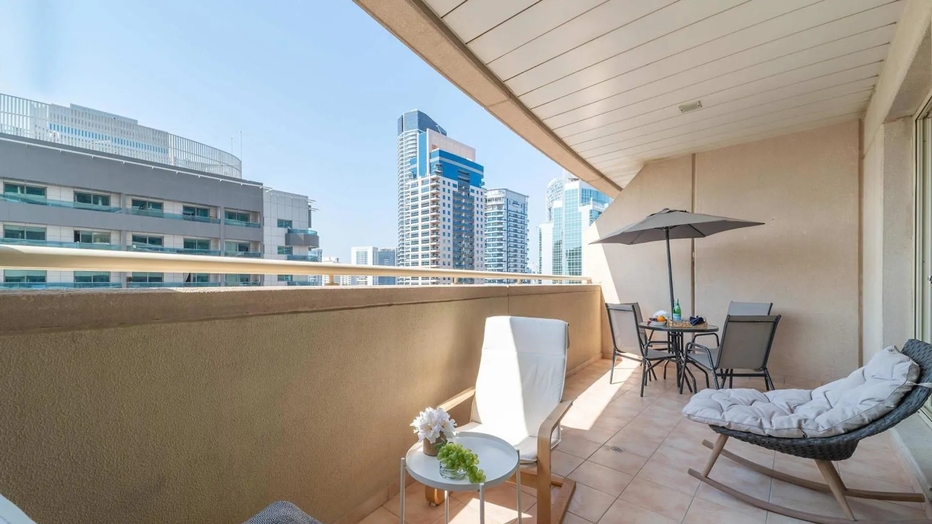 Frank Porter - Dream Tower 1 Dubai 0*,  United Arab Emirates